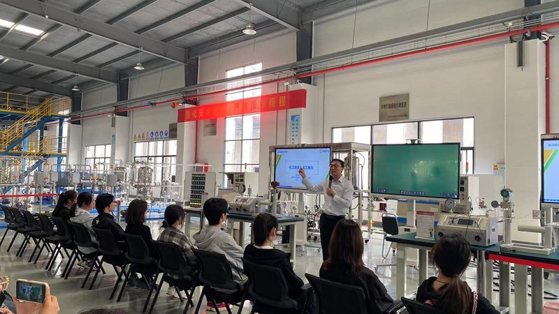塑料原料价格行情：五大品牌深度对比解析**
